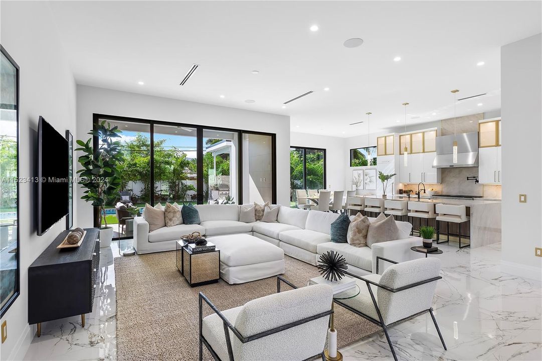 Recently Sold: $5,925,000 (5 beds, 6 baths, 4900 Square Feet)