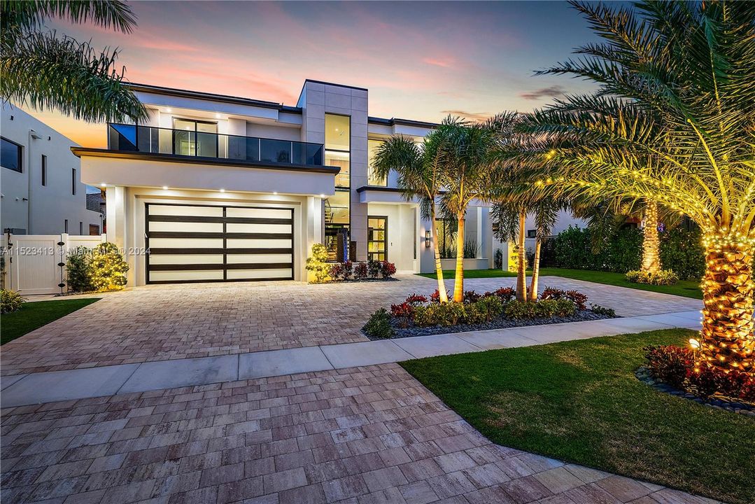 Recently Sold: $5,925,000 (5 beds, 6 baths, 4900 Square Feet)