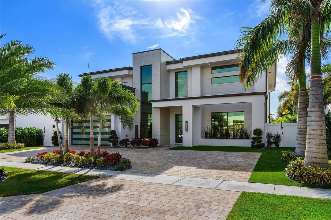 Recently Sold: $5,925,000 (5 beds, 6 baths, 4900 Square Feet)