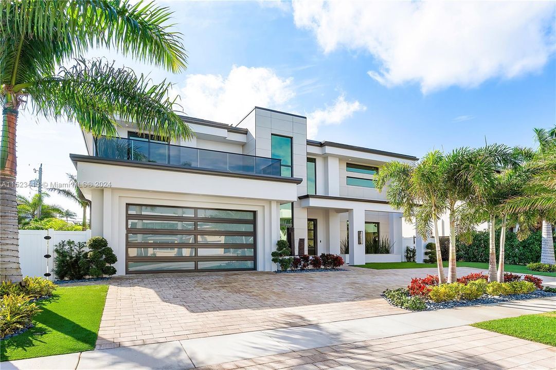 Recently Sold: $5,925,000 (5 beds, 6 baths, 4900 Square Feet)