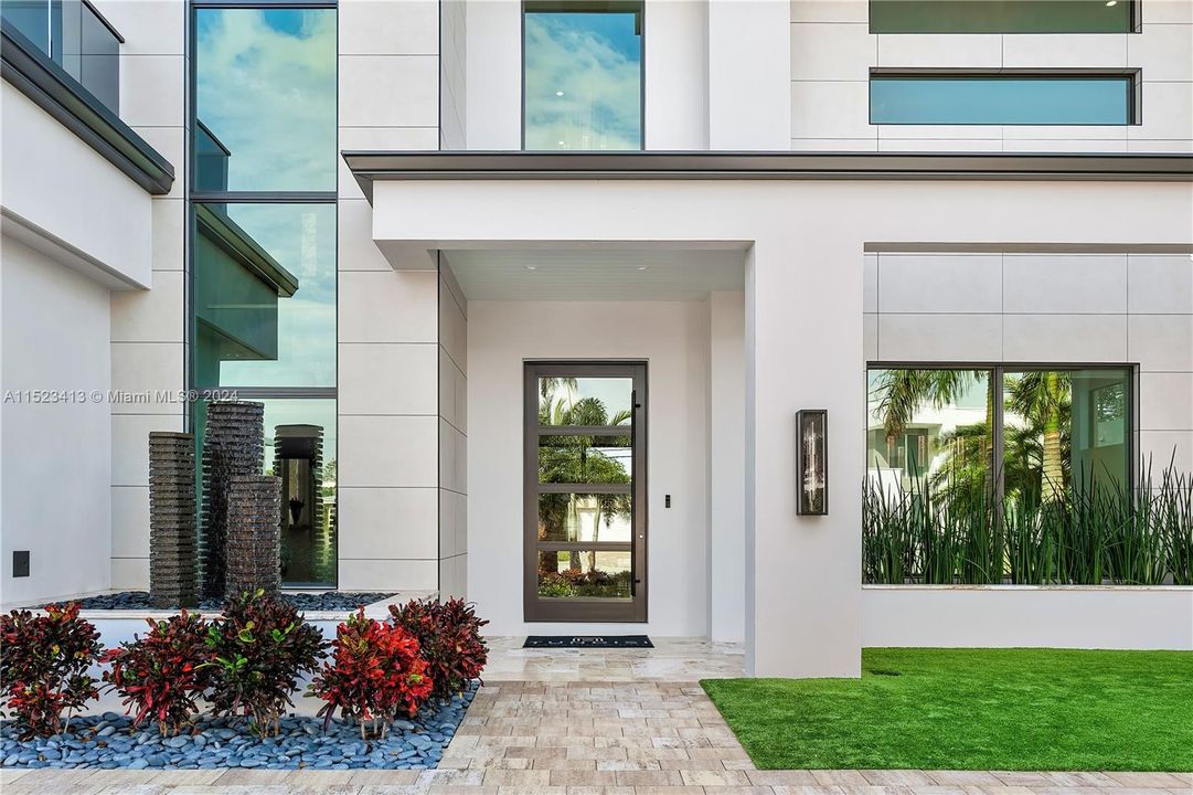 Recently Sold: $5,925,000 (5 beds, 6 baths, 4900 Square Feet)