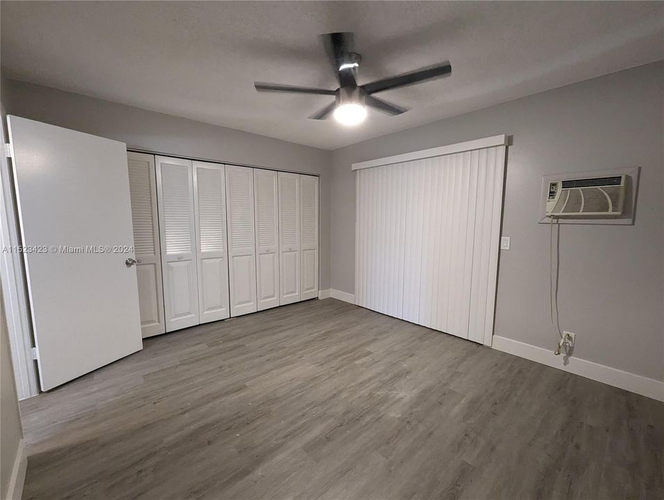 For Sale: $93,000 (1 beds, 1 baths, 585 Square Feet)