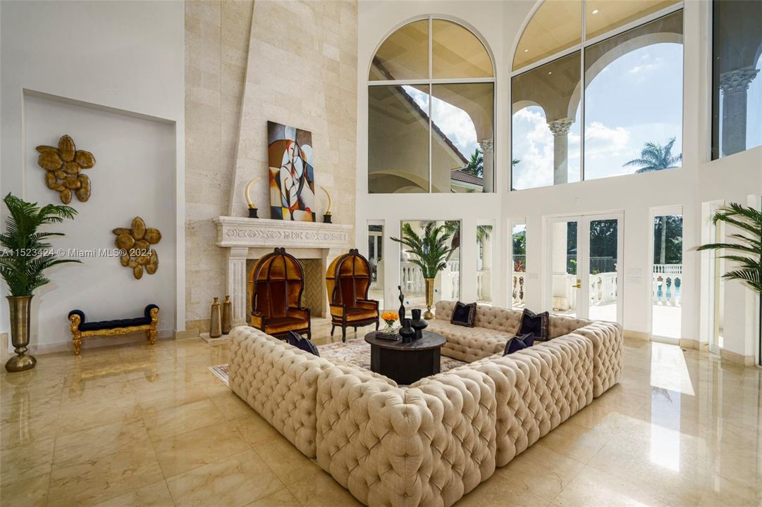 For Sale: $7,395,000 (10 beds, 9 baths, 14294 Square Feet)