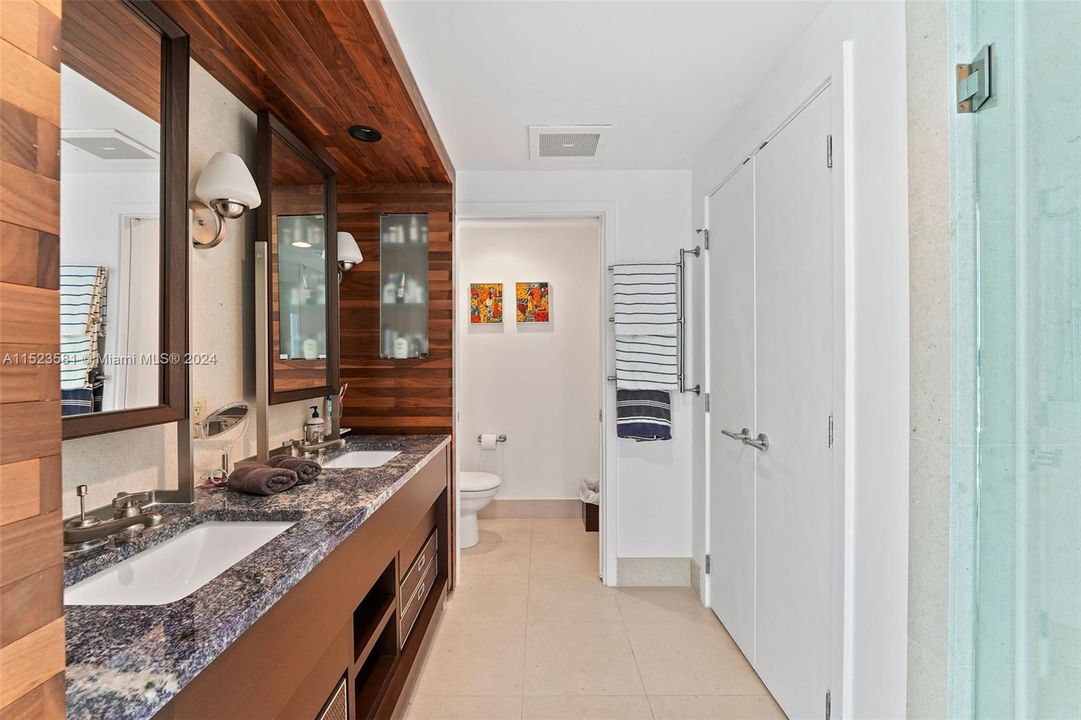 For Sale: $640,000 (1 beds, 1 baths, 820 Square Feet)