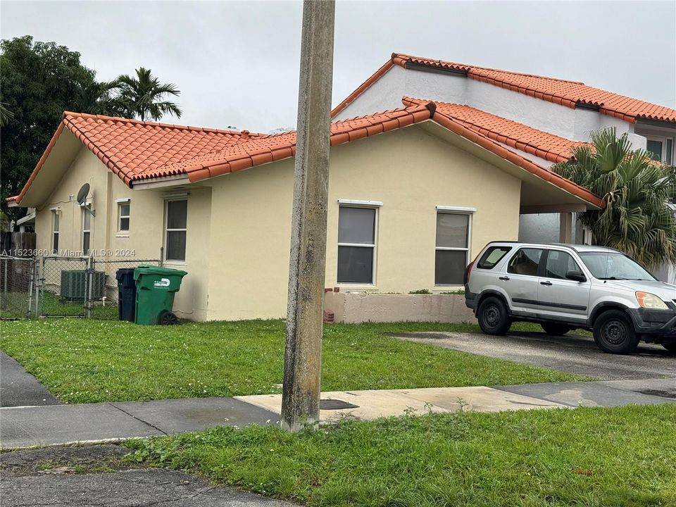 Recently Sold: $450,000 (3 beds, 2 baths, 1330 Square Feet)