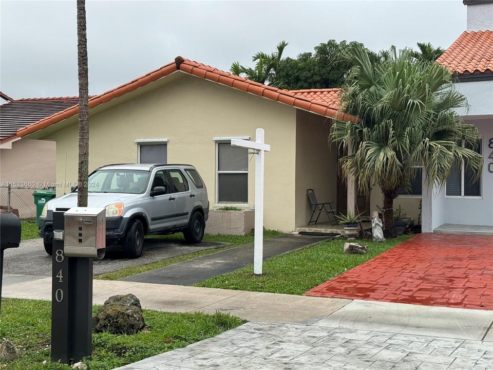 Recently Sold: $450,000 (3 beds, 2 baths, 1330 Square Feet)