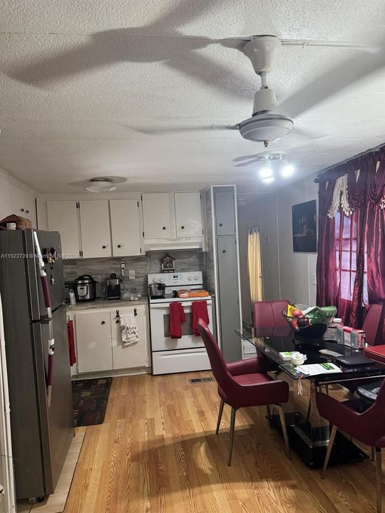 For Sale: $85,000 (2 beds, 2 baths, 696 Square Feet)