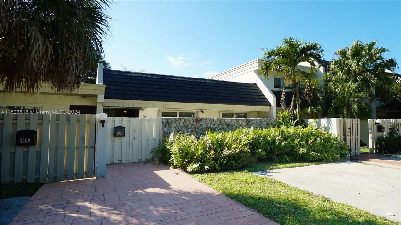 Recently Rented: $3,500 (3 beds, 2 baths, 1514 Square Feet)