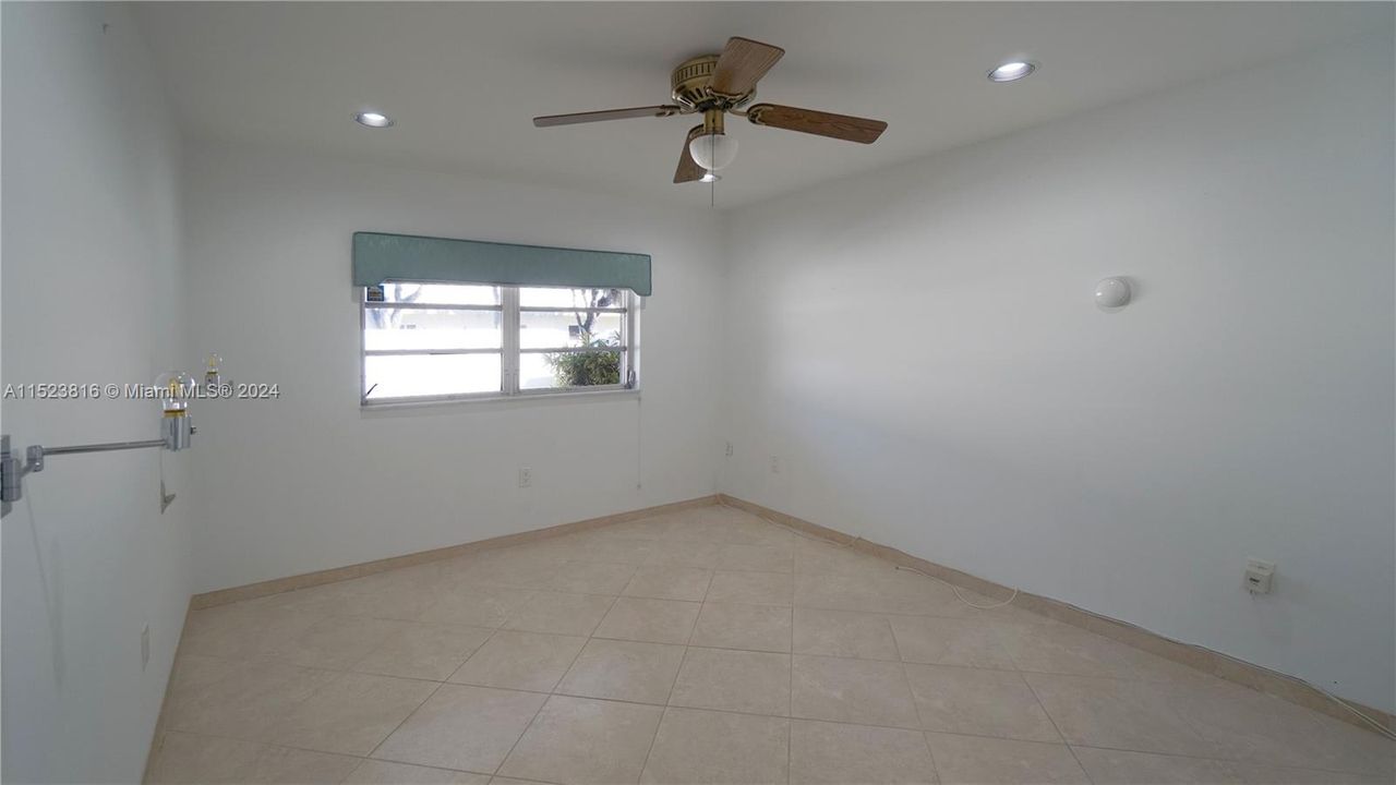 Recently Rented: $3,500 (3 beds, 2 baths, 1514 Square Feet)