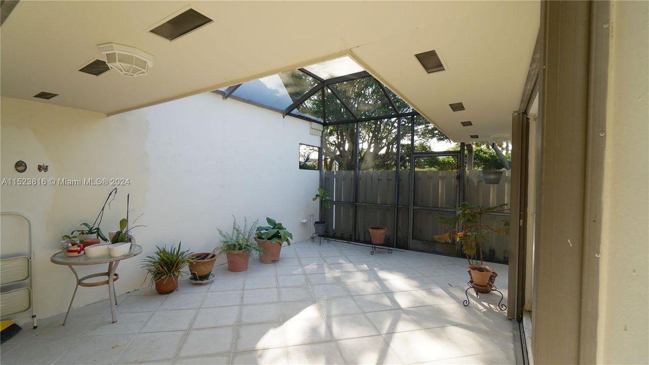 Recently Rented: $3,500 (3 beds, 2 baths, 1514 Square Feet)