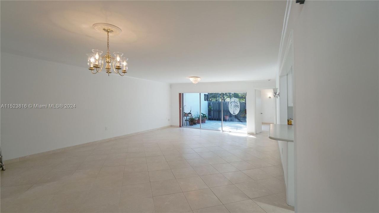 Recently Rented: $3,500 (3 beds, 2 baths, 1514 Square Feet)