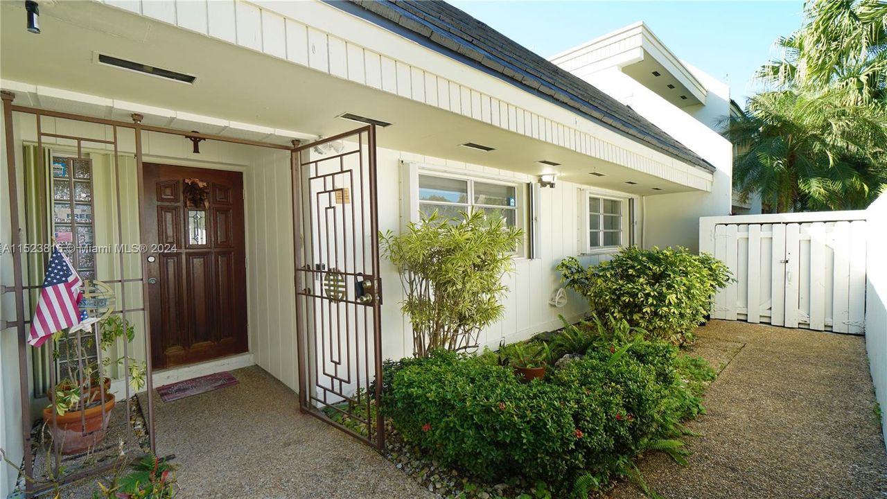 Recently Rented: $3,500 (3 beds, 2 baths, 1514 Square Feet)