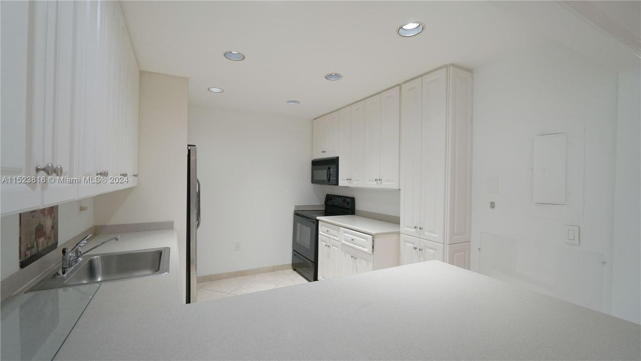 Recently Rented: $3,500 (3 beds, 2 baths, 1514 Square Feet)