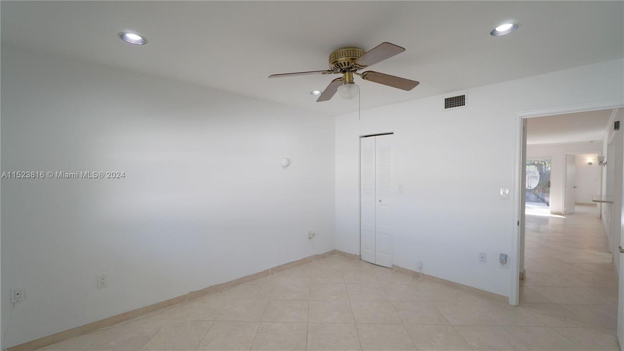 Recently Rented: $3,500 (3 beds, 2 baths, 1514 Square Feet)