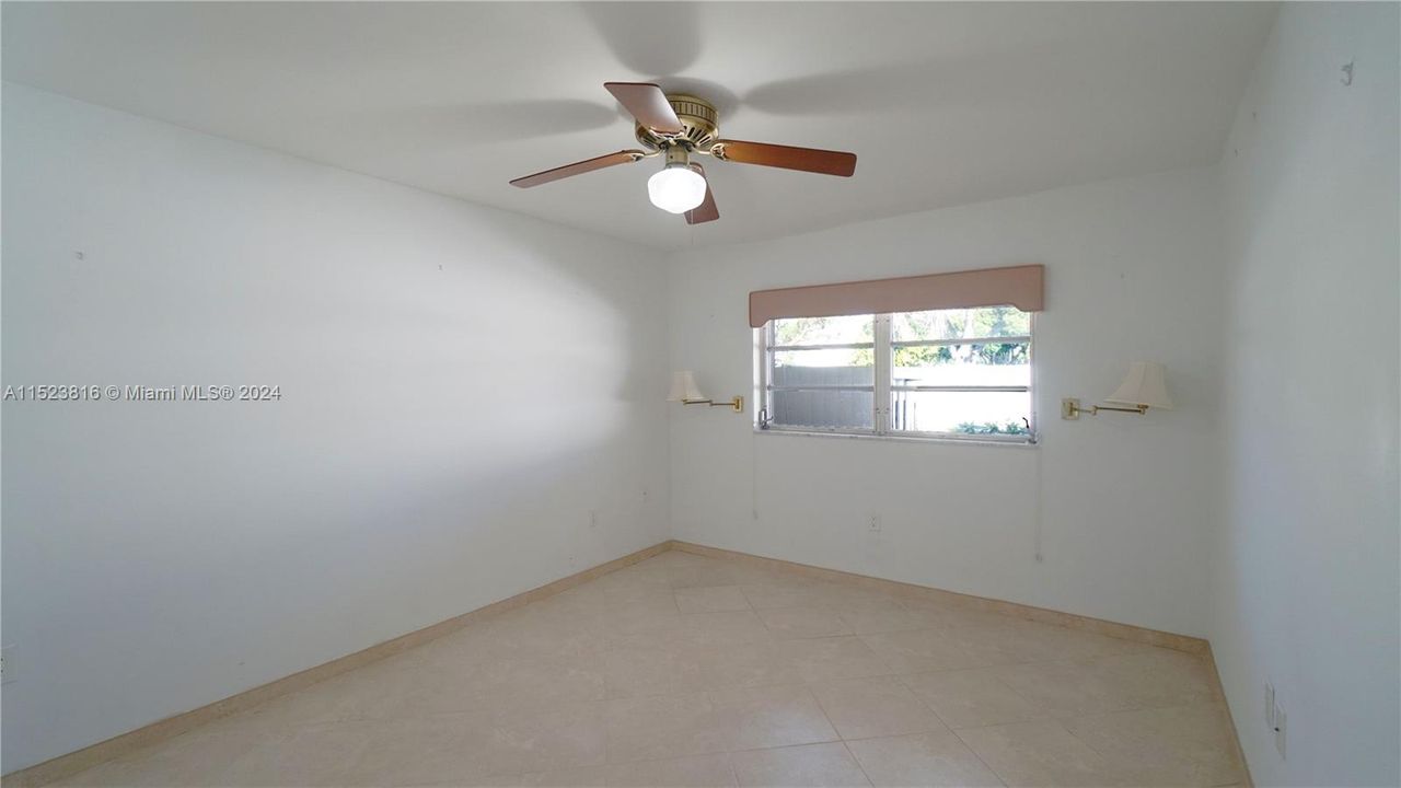 Recently Rented: $3,500 (3 beds, 2 baths, 1514 Square Feet)