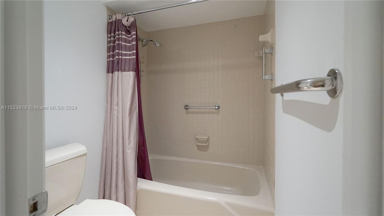 Recently Rented: $3,500 (3 beds, 2 baths, 1514 Square Feet)