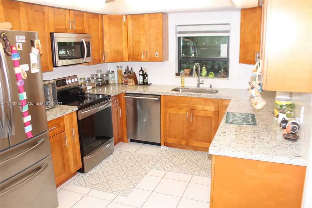 For Sale: $340,000 (2 beds, 2 baths, 1235 Square Feet)