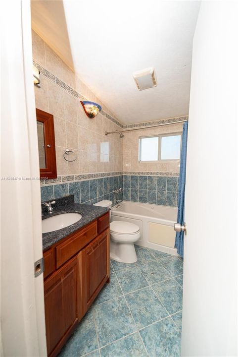 待售: $875,000 (2 贝兹, 2 浴室, 1290 平方英尺)