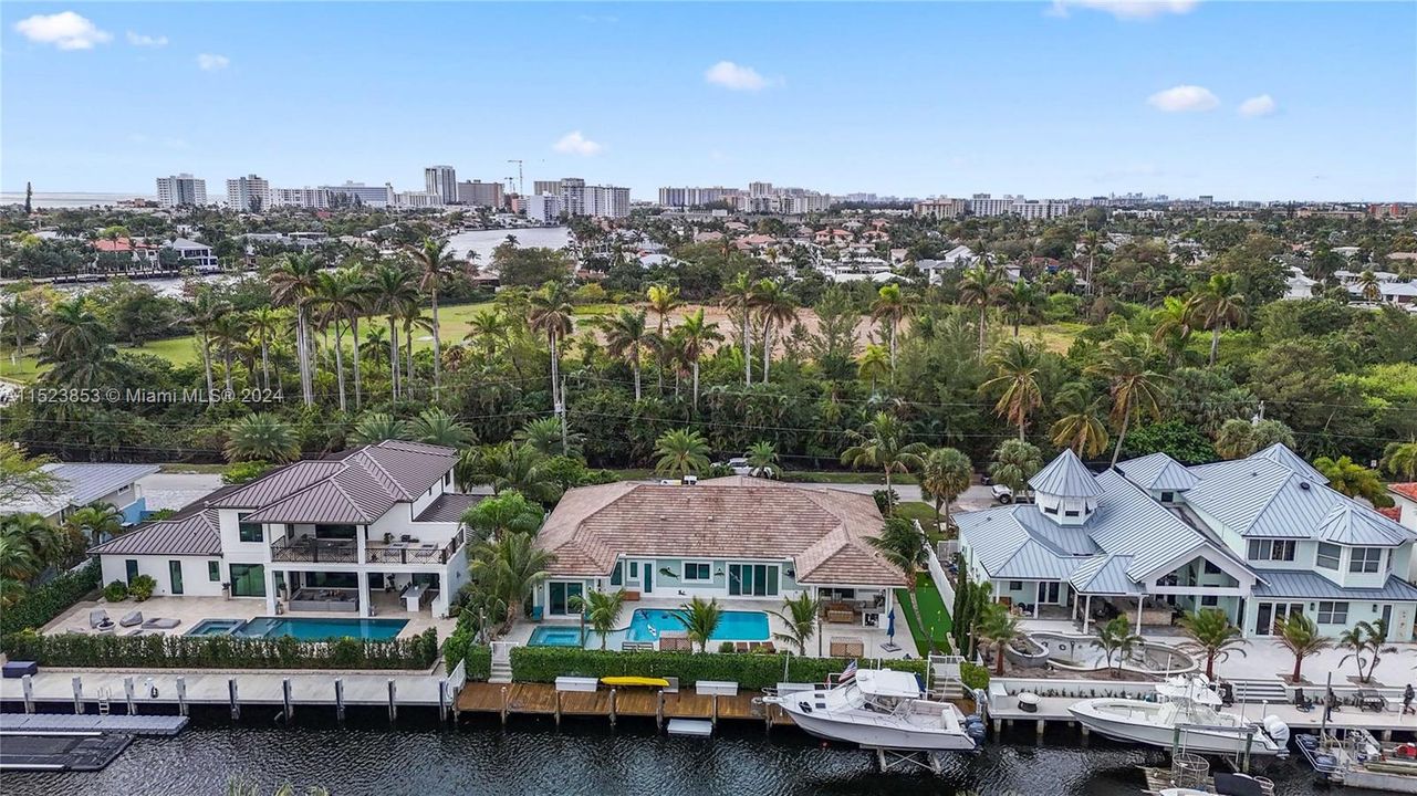 Recently Sold: $3,650,000 (3 beds, 4 baths, 2894 Square Feet)