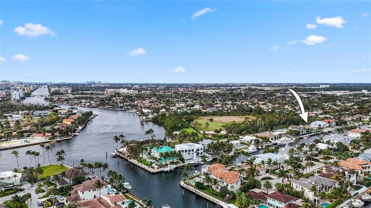 Recently Sold: $3,650,000 (3 beds, 4 baths, 2894 Square Feet)