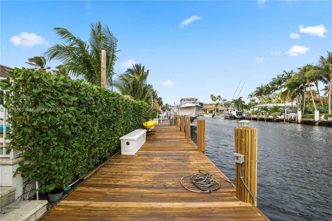 Recently Sold: $3,650,000 (3 beds, 4 baths, 2894 Square Feet)