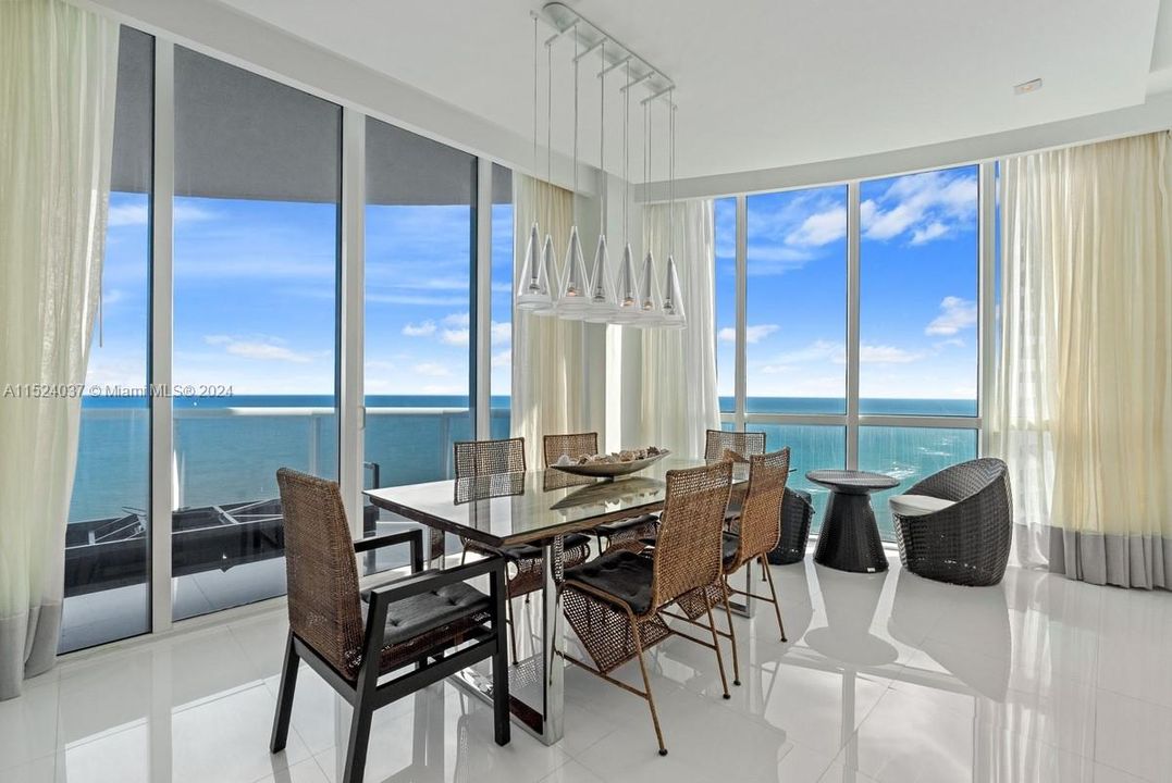 Active With Contract: $3,250,000 (3 beds, 3 baths, 2768 Square Feet)