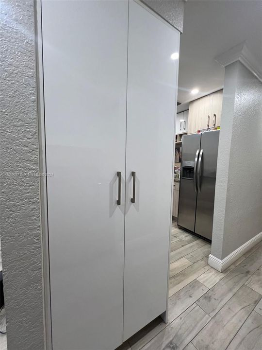 For Sale: $305,000 (2 beds, 2 baths, 1321 Square Feet)