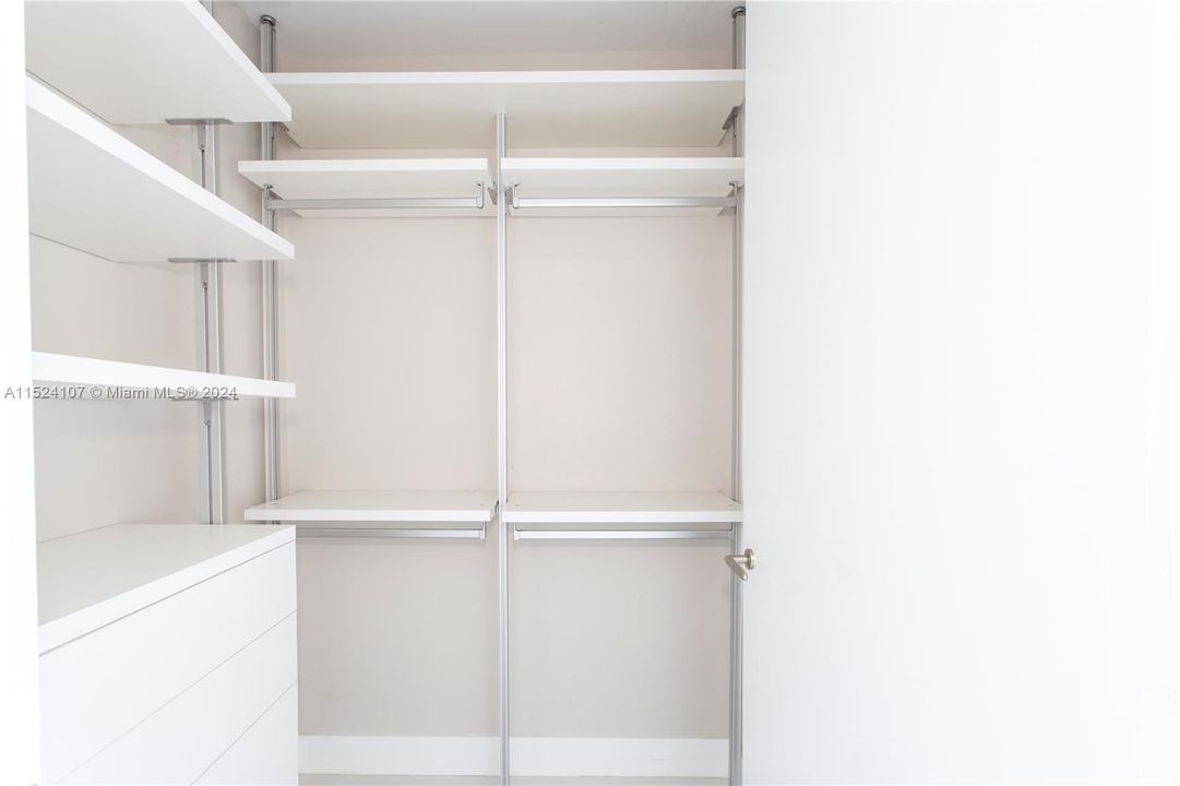 Recently Rented: $5,900 (2 beds, 2 baths, 1237 Square Feet)