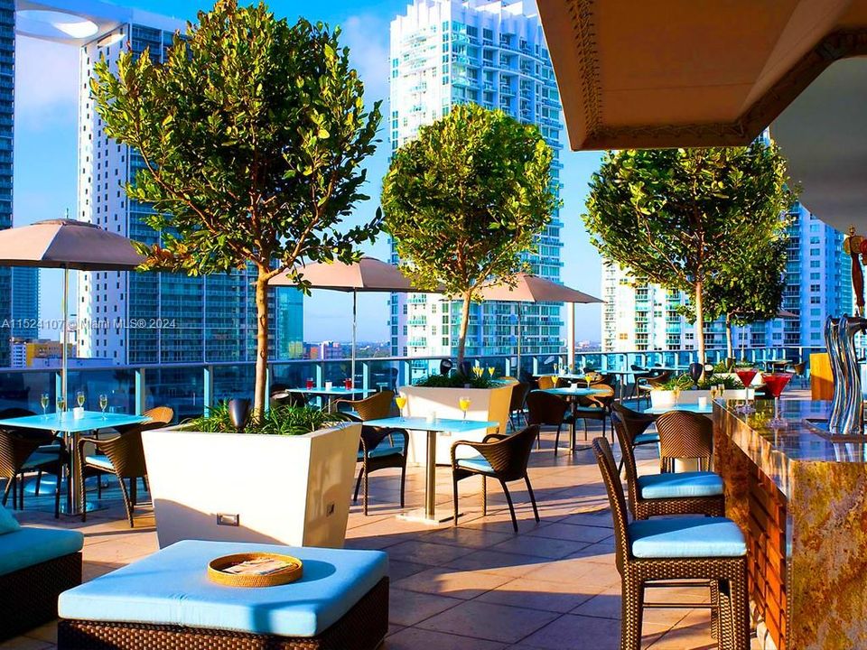 Recently Rented: $5,900 (2 beds, 2 baths, 1237 Square Feet)