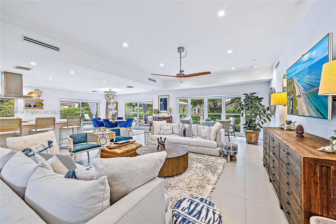 Recently Sold: $1,895,000 (3 beds, 4 baths, 2801 Square Feet)