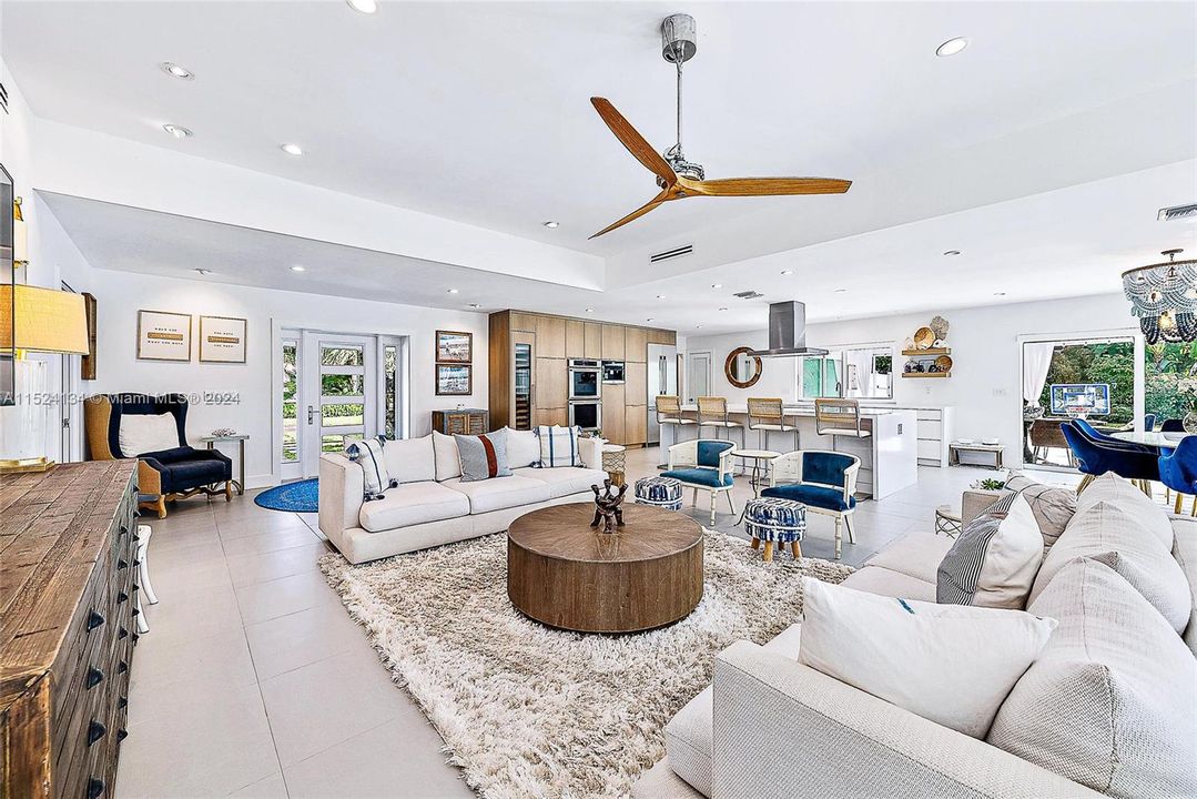 Recently Sold: $1,895,000 (3 beds, 4 baths, 2801 Square Feet)