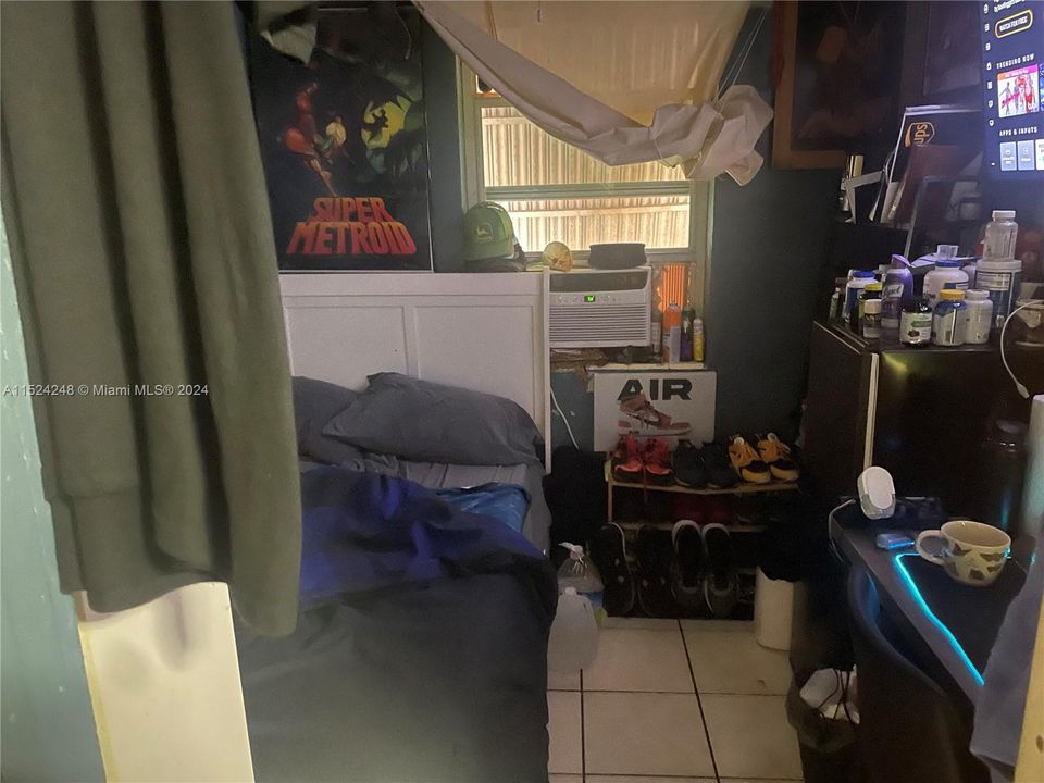 最近售出: $389,999 (2 贝兹, 1 浴室, 910 平方英尺)