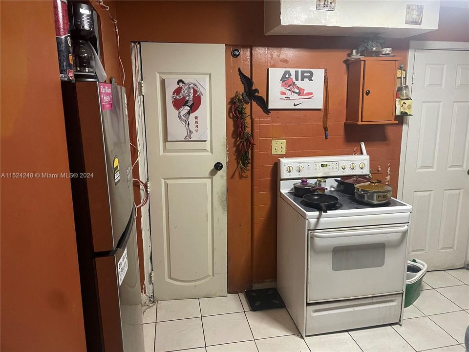 最近售出: $389,999 (2 贝兹, 1 浴室, 910 平方英尺)