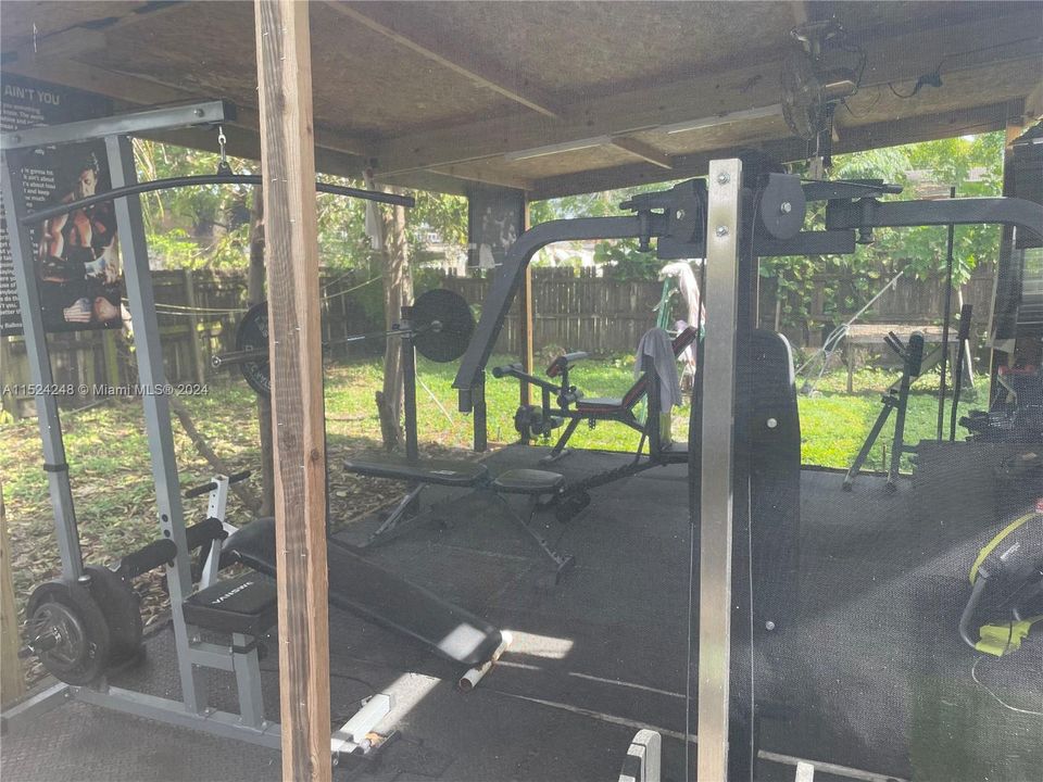 最近售出: $389,999 (2 贝兹, 1 浴室, 910 平方英尺)