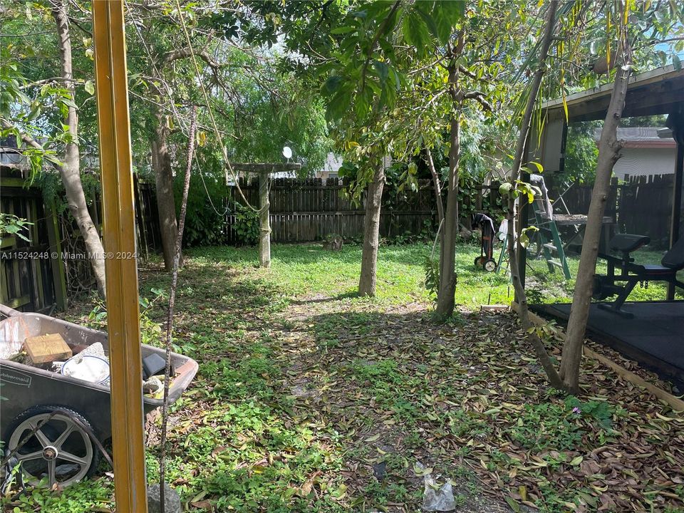 最近售出: $389,999 (2 贝兹, 1 浴室, 910 平方英尺)