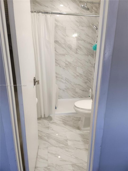 Recently Sold: $325,000 (2 beds, 2 baths, 1045 Square Feet)