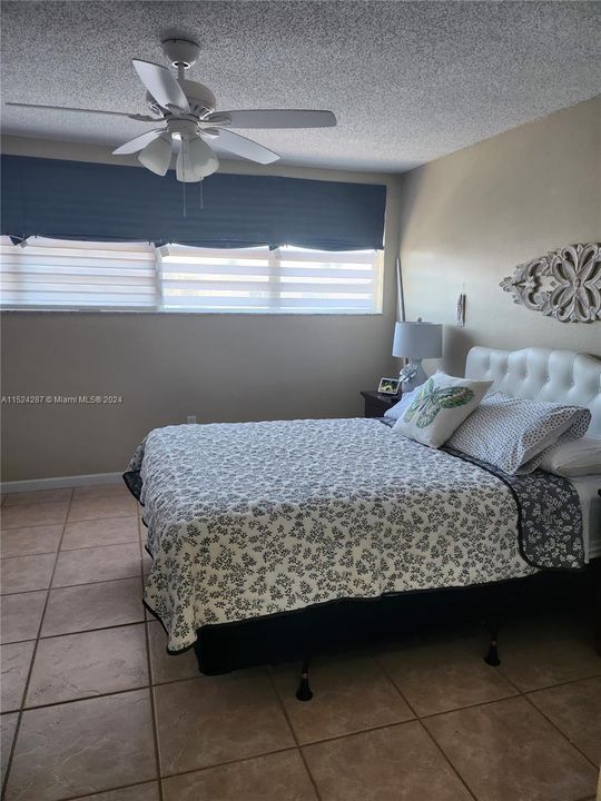 Recently Sold: $325,000 (2 beds, 2 baths, 1045 Square Feet)
