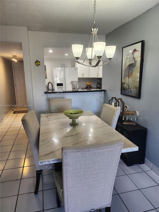 Recently Sold: $325,000 (2 beds, 2 baths, 1045 Square Feet)
