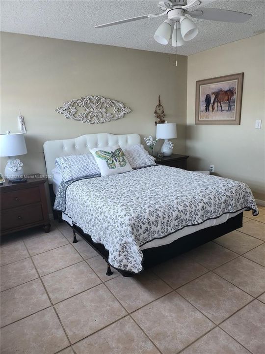 Recently Sold: $325,000 (2 beds, 2 baths, 1045 Square Feet)