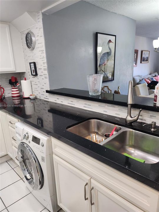 Recently Sold: $325,000 (2 beds, 2 baths, 1045 Square Feet)