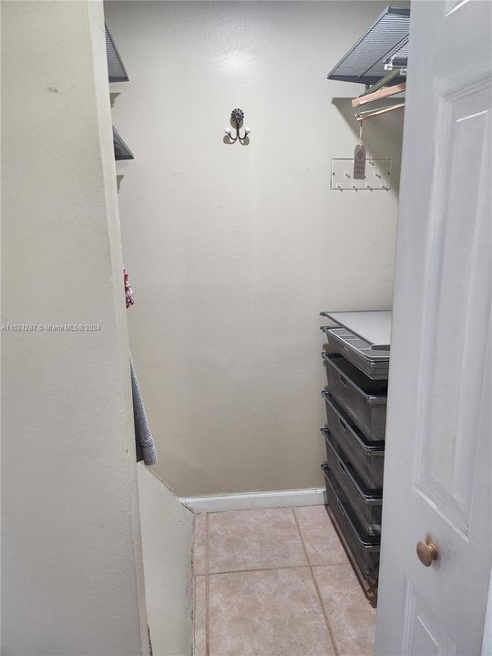 Recently Sold: $325,000 (2 beds, 2 baths, 1045 Square Feet)