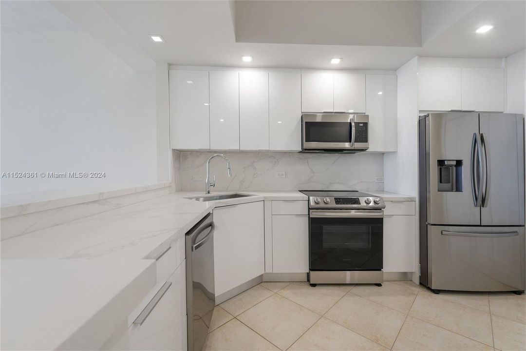 For Sale: $580,000 (1 beds, 1 baths, 1150 Square Feet)