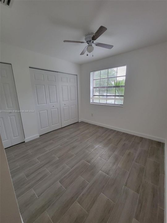 Active With Contract: $1,950 (2 beds, 1 baths, 863 Square Feet)