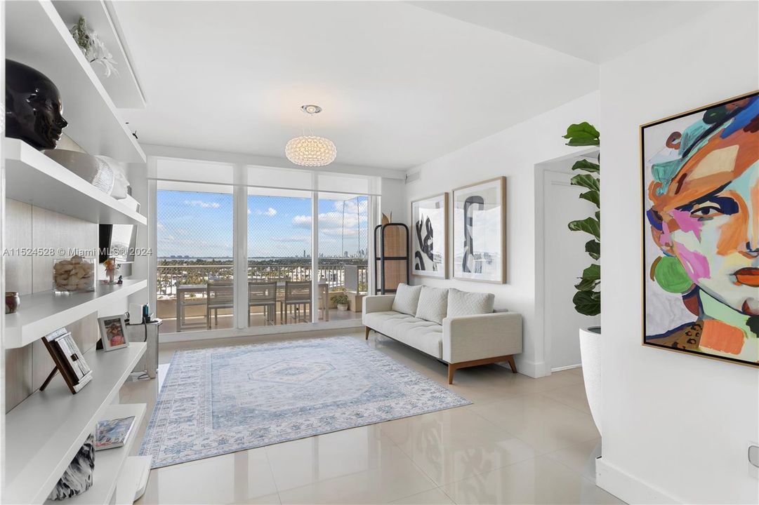 Active With Contract: $3,190,000 (3 beds, 3 baths, 2100 Square Feet)