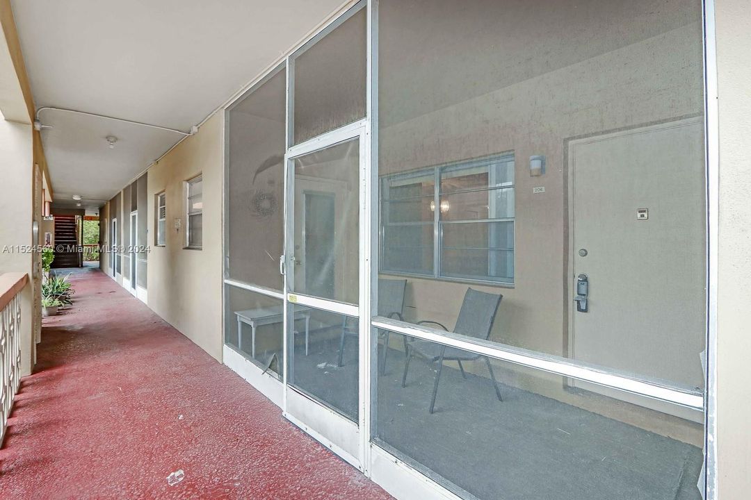 Recently Sold: $149,999 (1 beds, 1 baths, 650 Square Feet)