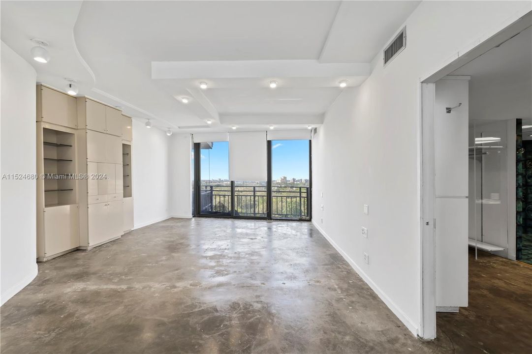 Recently Rented: $5,200 (2 beds, 2 baths, 2957 Square Feet)