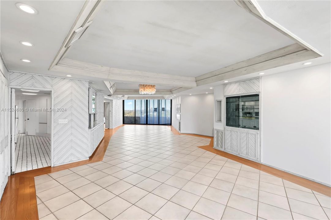 Recently Rented: $5,200 (2 beds, 2 baths, 2957 Square Feet)