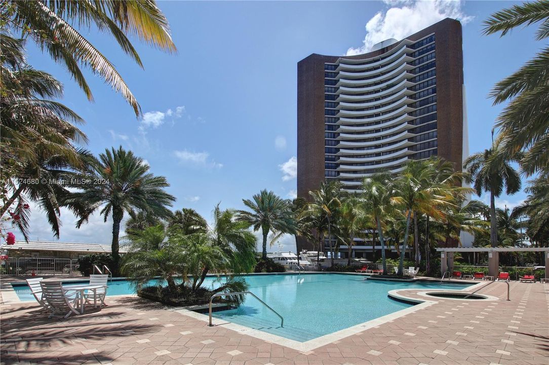 Recently Rented: $5,200 (2 beds, 2 baths, 2957 Square Feet)