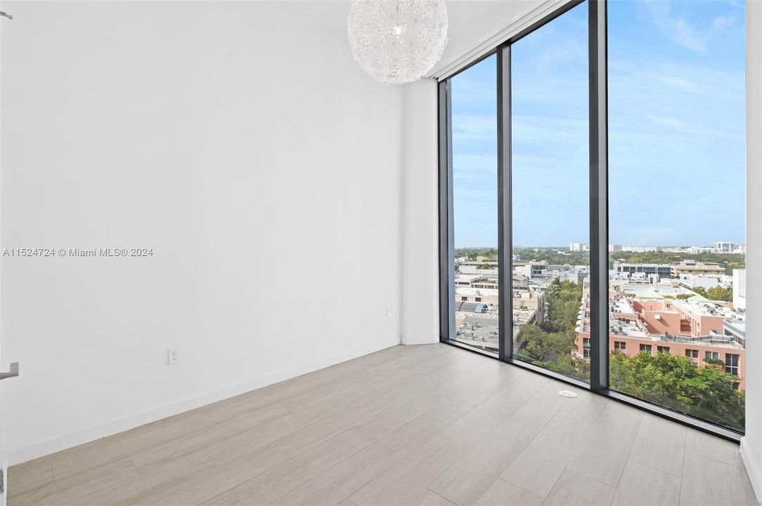 Recently Rented: $23,500 (3 beds, 3 baths, 2532 Square Feet)