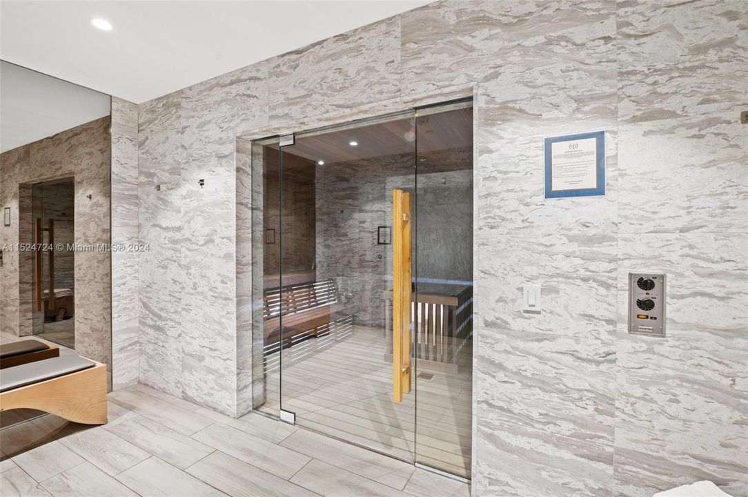 Recently Rented: $23,500 (3 beds, 3 baths, 2532 Square Feet)